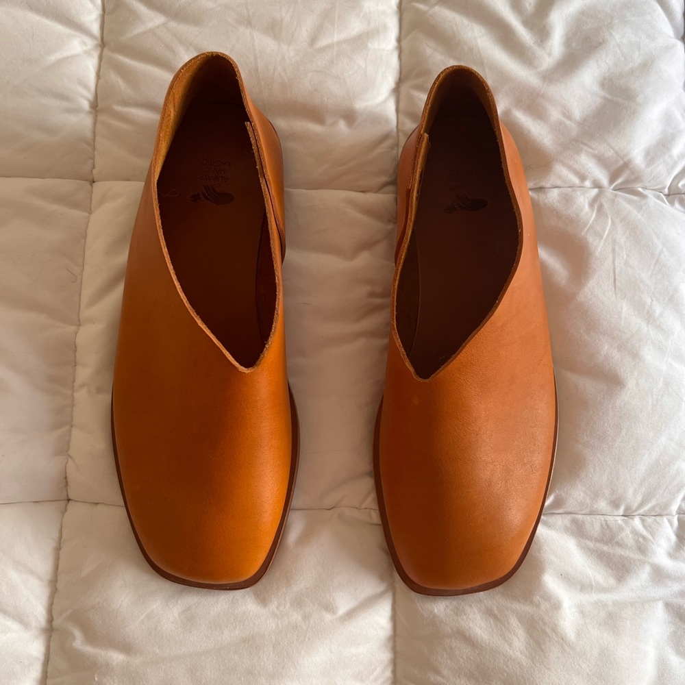 Sevilla Smith warm yellow Leather Slip-On Audrey Shoes size 40